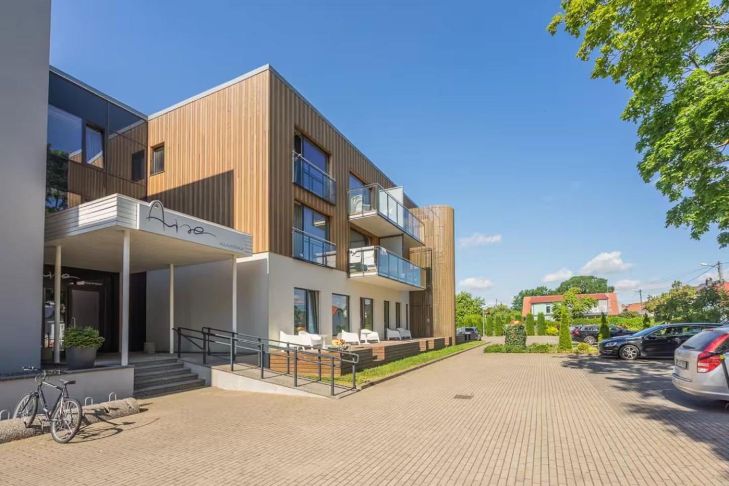 Lovely Aisa | 2 Terraces *